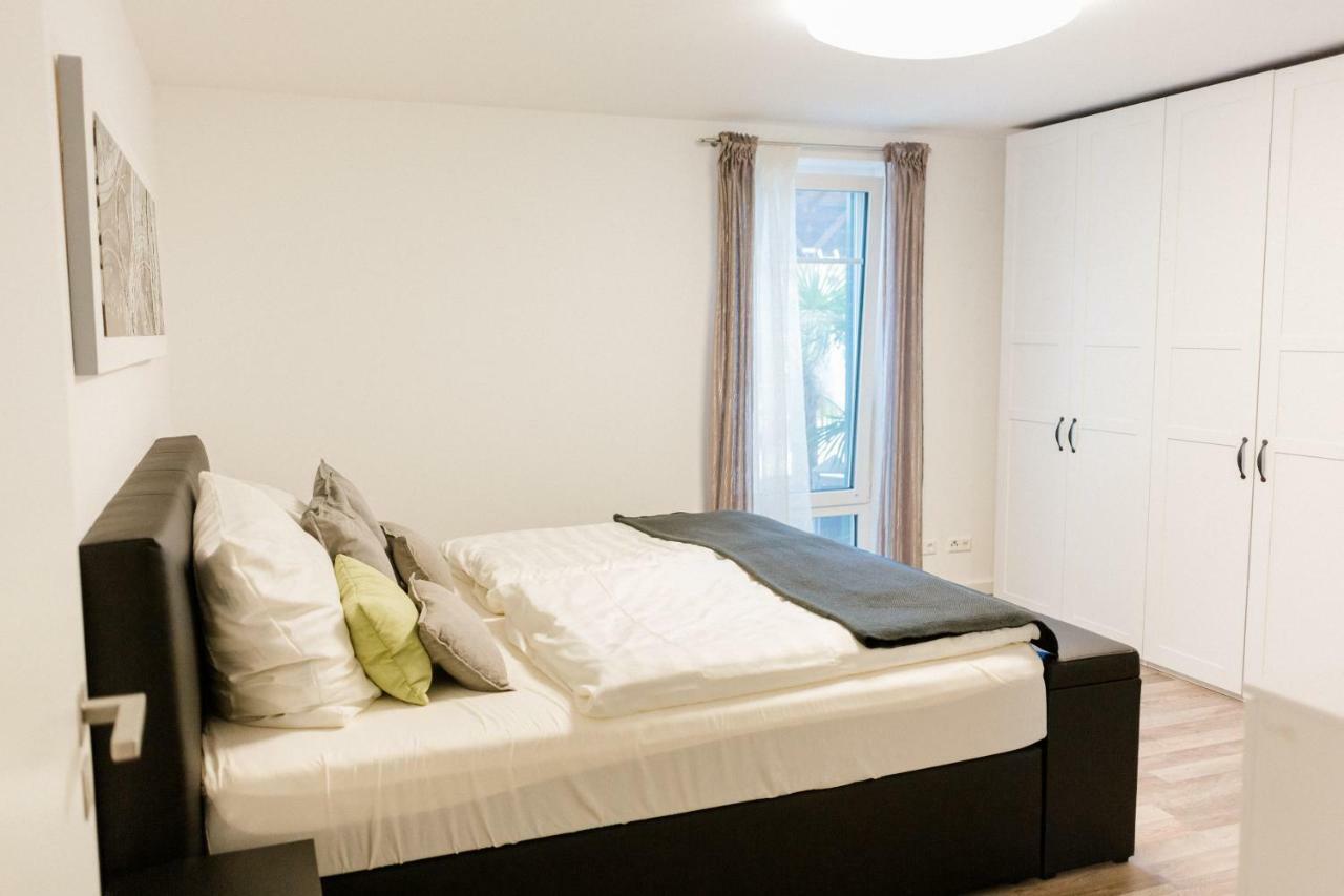 Brehm Living Apartment Кандел Екстериор снимка