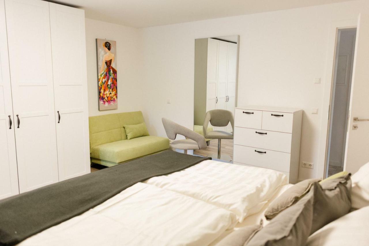 Brehm Living Apartment Кандел Екстериор снимка